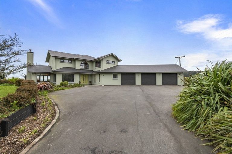 Photo of property in 20 Pineland Drive, Turitea, Palmerston North, 4472