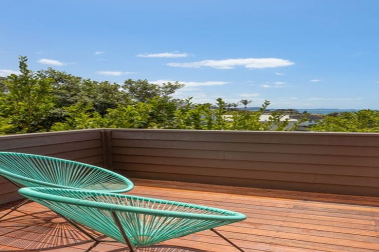 Photo of property in 4/96 William Bayes Place, Red Beach, 0932