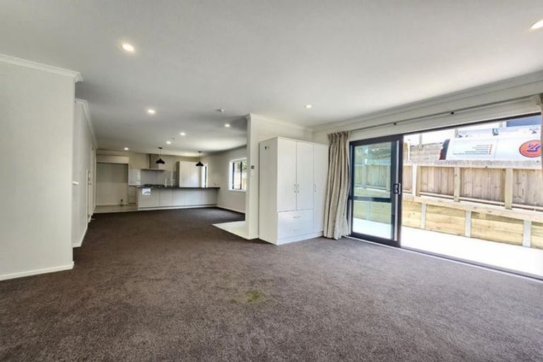 Photo of property in 28a Redwood Avenue, Tawa, Wellington, 5028