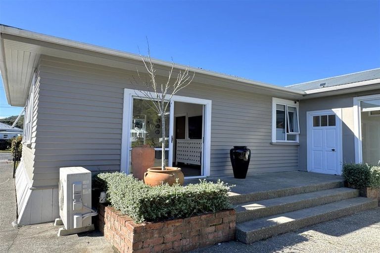 Photo of property in 74 Marlborough Street, Greymouth, 7805