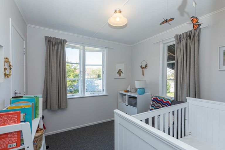 Photo of property in 5 Mcgreevy Street, Waipawa, 4210