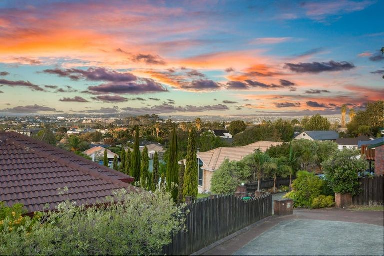 Photo of property in 7 Kerlin Crescent, West Harbour, Auckland, 0618