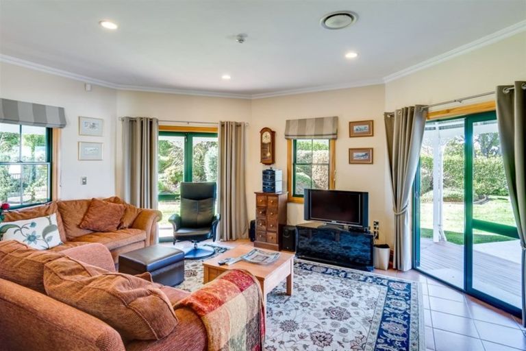 Photo of property in 238 Poraiti Road, Poraiti, Napier, 4182