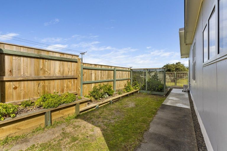 Photo of property in 29 Raukawa Street, Himatangi Beach, Foxton, 4891