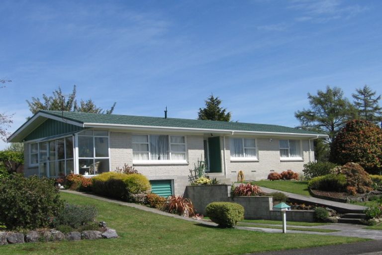 Photo of property in 8 Campbell Place, Pukehangi, Rotorua, 3015