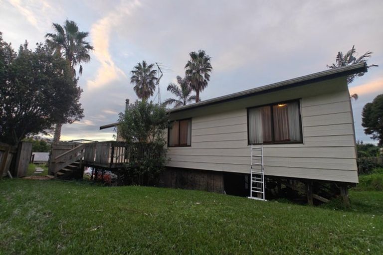 Photo of property in 2/8 Camilla Grove, Totara Vale, Auckland, 0629