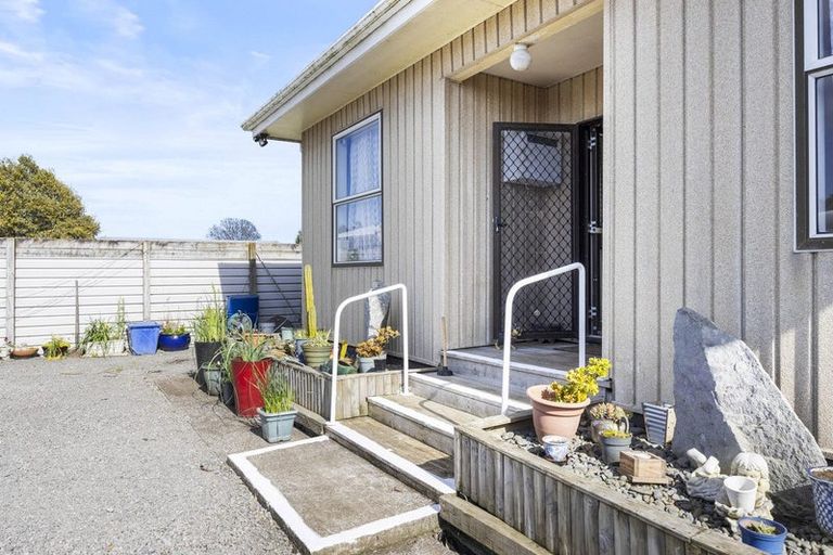 Photo of property in 8a Fitzroy Street, Normanby, Hawera, 4614
