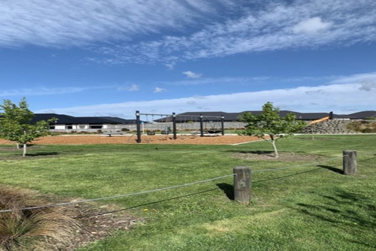 Photo of property in 52 Watkins Drive, Rangiora, 7400