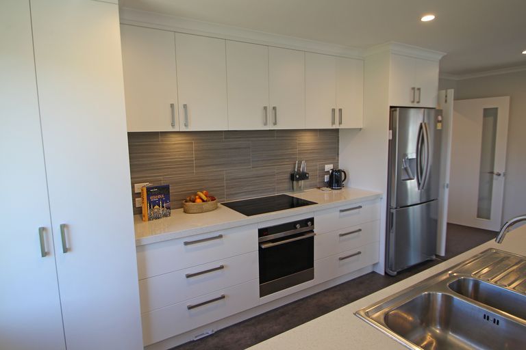 Photo of property in 32 Blue Stone Drive, Waiareka Junction, Oamaru, 9401