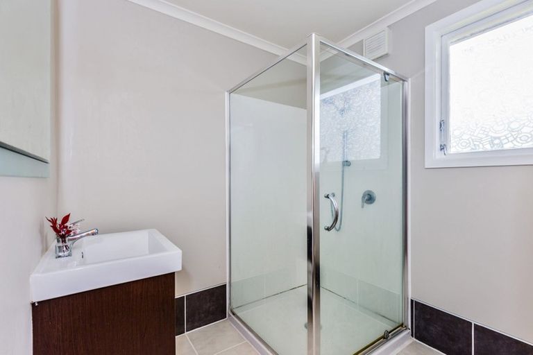 Photo of property in 2 Claridge Street, Glen Eden, Auckland, 0602