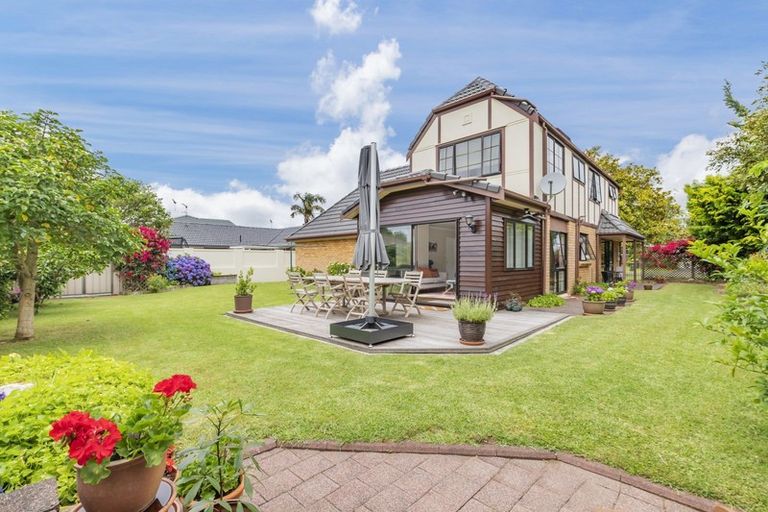 Photo of property in 12 Cumbrian Place, Conifer Grove, Takanini, 2112