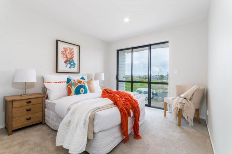 Photo of property in 15 Irving Place, Hobsonville, Auckland, 0616