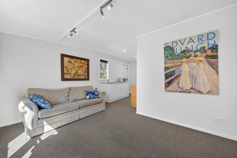 Photo of property in 14 Campbell Drive, Martinborough, 5711