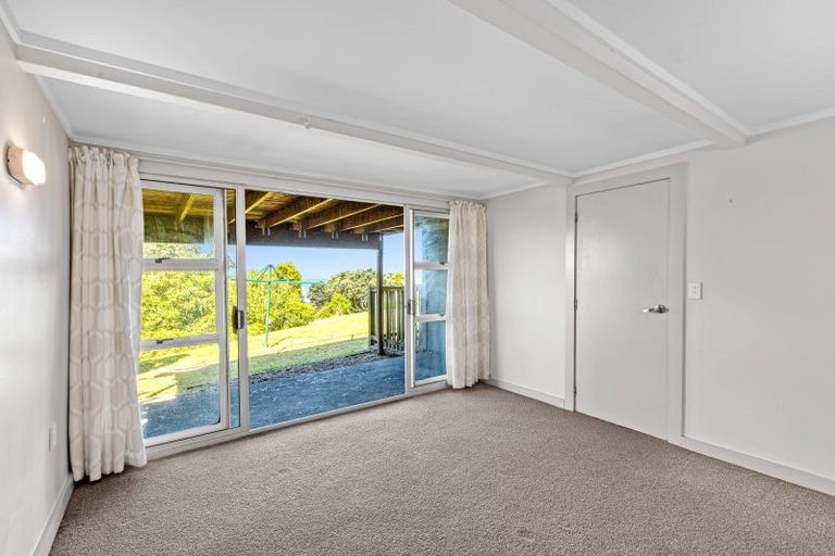 Photo of property in 81 Tiri Road, Tindalls Beach, Whangaparaoa, 0930