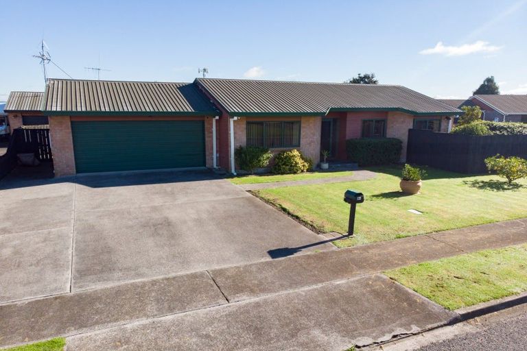 Photo of property in 9a Walton Place, Ngatea, 3503