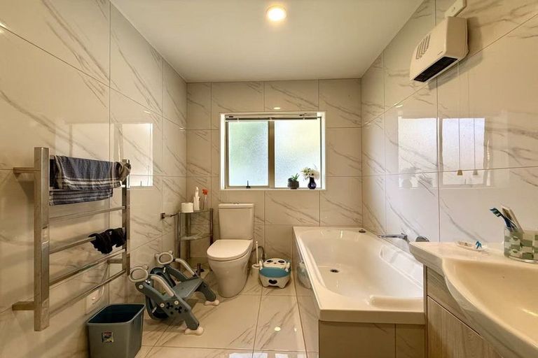 Photo of property in 164 Millhouse Drive, Golflands, Auckland, 2013