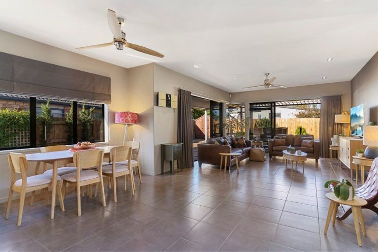 Photo of property in 35 Aranui Drive, Papamoa Beach, Papamoa, 3118