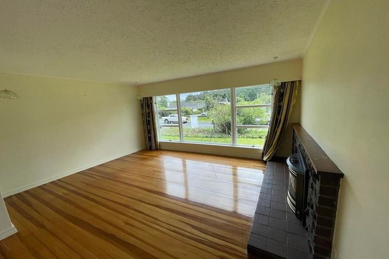 Photo of property in 88 Hine Road, Wainuiomata, Lower Hutt, 5014