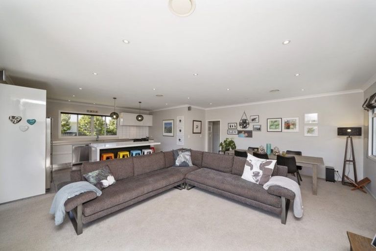 Photo of property in 5 Dorset Avenue, Westown, New Plymouth, 4310