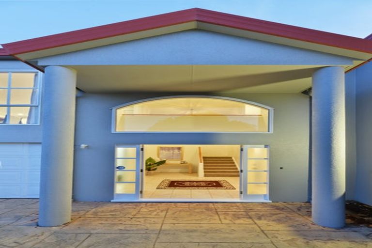 Photo of property in 14 Belleaire Court, West Harbour, Auckland, 0618