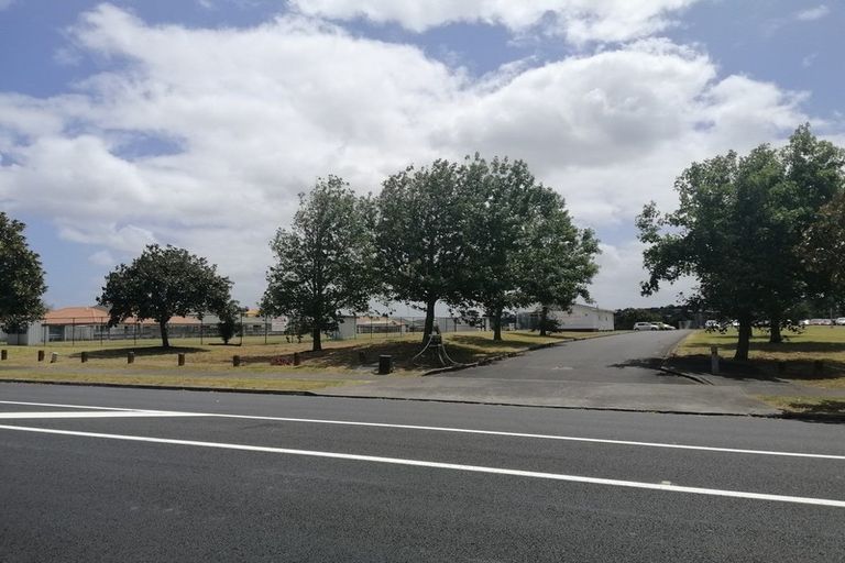 Photo of property in 1/72 Millhouse Drive, Northpark, Auckland, 2013