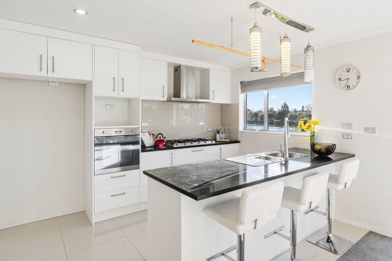 Photo of property in 2f Wood Street, Papakura, 2110