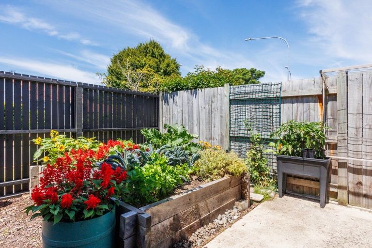 Photo of property in 2b Alton Place, Hokowhitu, Palmerston North, 4410