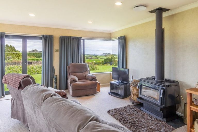 Photo of property in 347 Henwood Road, Hillsborough, New Plymouth, 4372