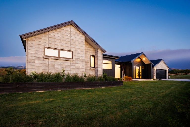 Photo of property in 4 Castlebridge Lane, Aokautere, Palmerston North, 4471