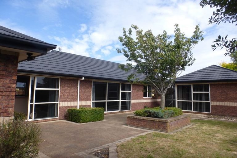 Photo of property in 9 Courtfield Close, Parklands, Christchurch, 8083