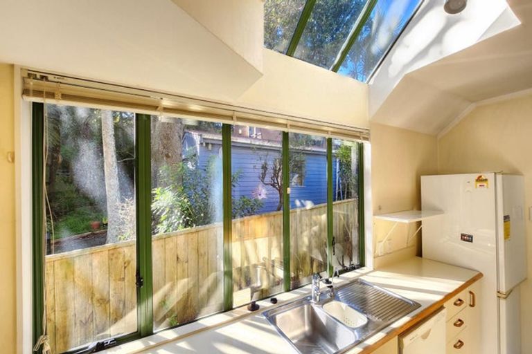 Photo of property in 6 Eagle Street, Karori, Wellington, 6012