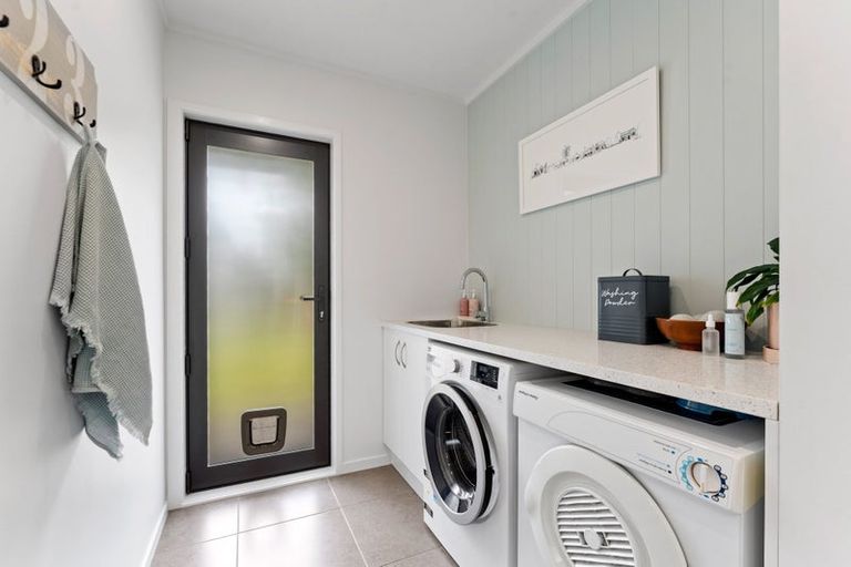 Photo of property in 71 The Circle, Manly, Whangaparaoa, 0930