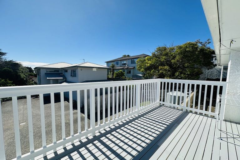 Photo of property in 21 Ludlow Terrace, Totara Vale, Auckland, 0627