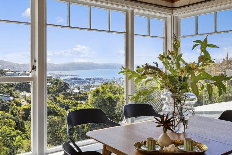 Photo of property in 34 Connaught Terrace, Brooklyn, Wellington, 6021