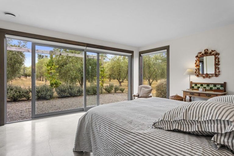 Photo of property in 179 Racecourse Road, Amberley, 7482