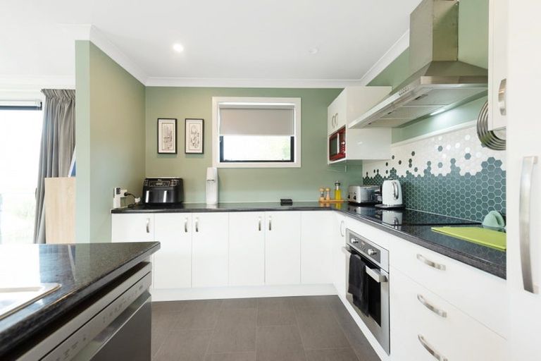 Photo of property in 44 Morere Street, Titahi Bay, Porirua, 5022