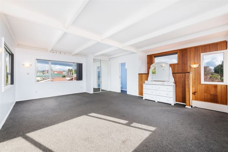 Photo of property in 39 Titirangi Road, New Lynn, Auckland, 0600