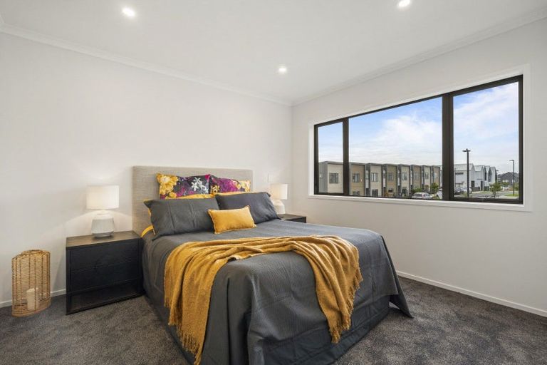 Photo of property in 33 Bristol Freighter Road, Hobsonville, Auckland, 0616