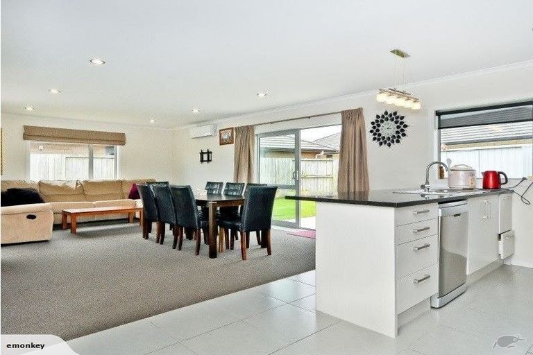 Photo of property in 6 Allgood Place, Rototuna North, Hamilton, 3210