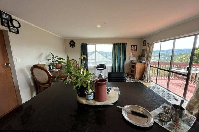 Photo of property in 17 Exploration Way, Whitby, Porirua, 5024