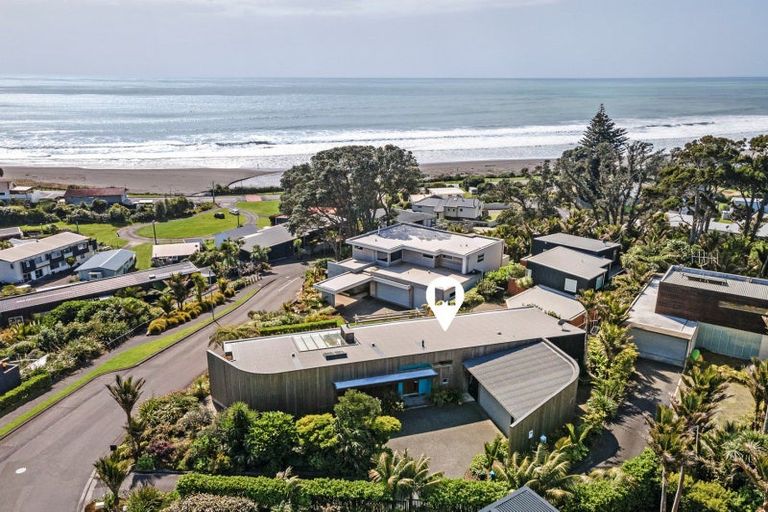 Photo of property in 13 Shearer Drive, Oakura, 4314