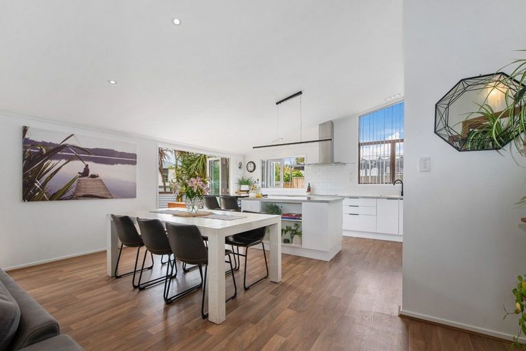 Photo of property in 11 Icarus Place, Sunnybrook, Rotorua, 3015