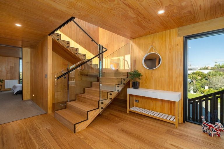 Photo of property in 320 Marine Parade, New Brighton, Christchurch, 8061