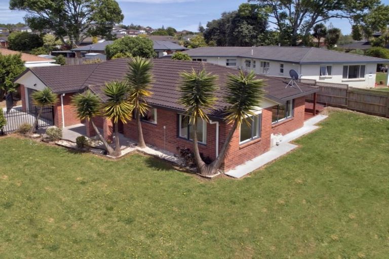 Photo of property in 22 Greenberry Drive, Ranui, Auckland, 0612