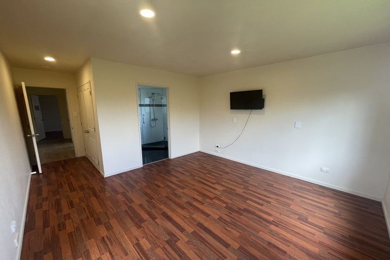 Photo of property in 8 Blethyn Place, Te Atatu South, Auckland, 0610