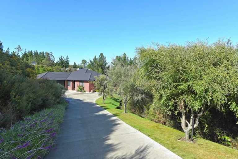 Photo of property in 3 Streets Way, Timberlea, Upper Hutt, 5018