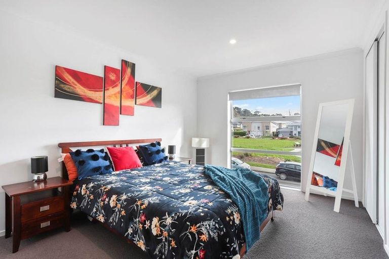 Photo of property in 16 Gilbert Hall Way, Swanson, Auckland, 0614