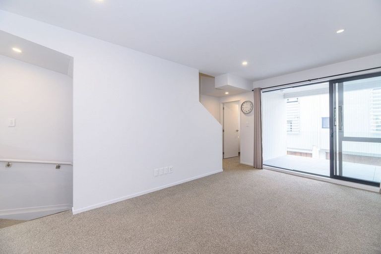 Photo of property in 36 Akeake Lane, Albany Heights, Auckland, 0632