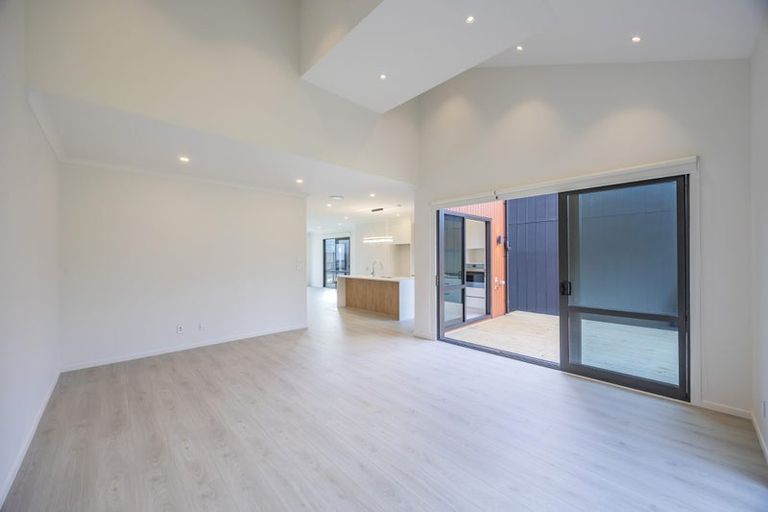 Photo of property in 13 Murray Grey Lane, Karaka, 2580