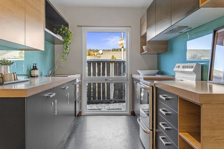 Photo of property in 14 Raekura Place, Redcliffs, Christchurch, 8081
